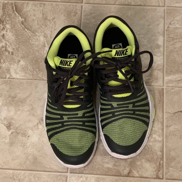 nike training flex show